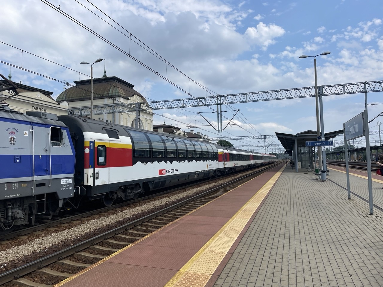Lis (≙) :nsb:-Fanatikerin :listram: :blobcatsnuggle: :madrid_metro: (@deluisa@zug.network)