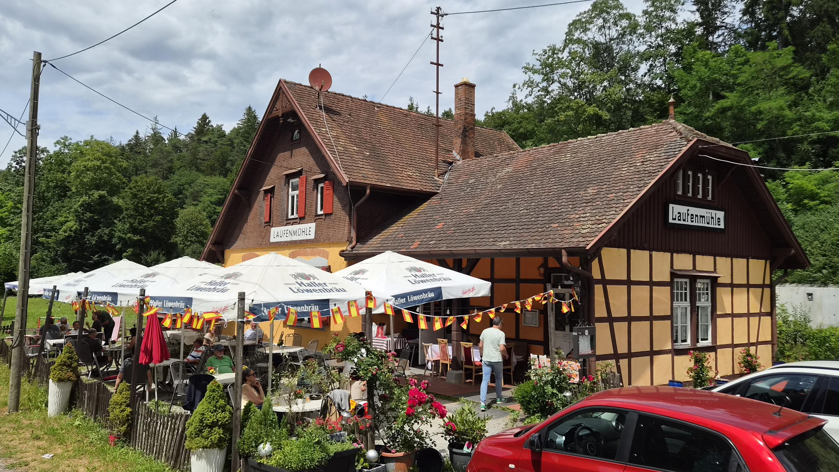 Posted media